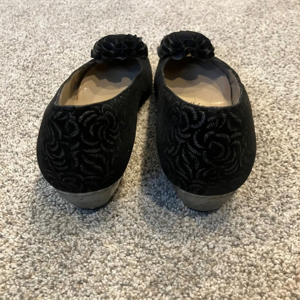 VTG Salvatore Ferragamo Black Silver Swirl Flower Wedge Pumps 7.5 AAAA Narrow